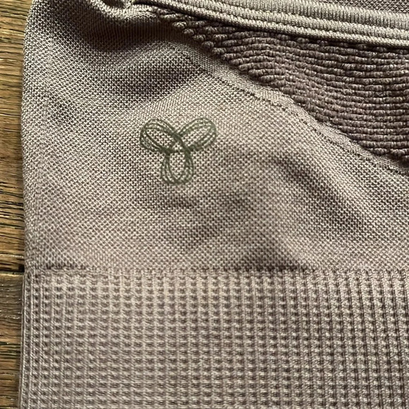 TNA Women’s Racerback Sport Bra Size M - Picture 3 of 4